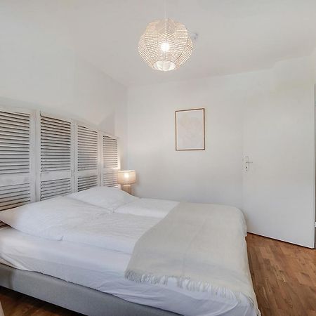 Chiemsee Ferienwohnung Gartenblick Prien am Chiemsee Bagian luar foto